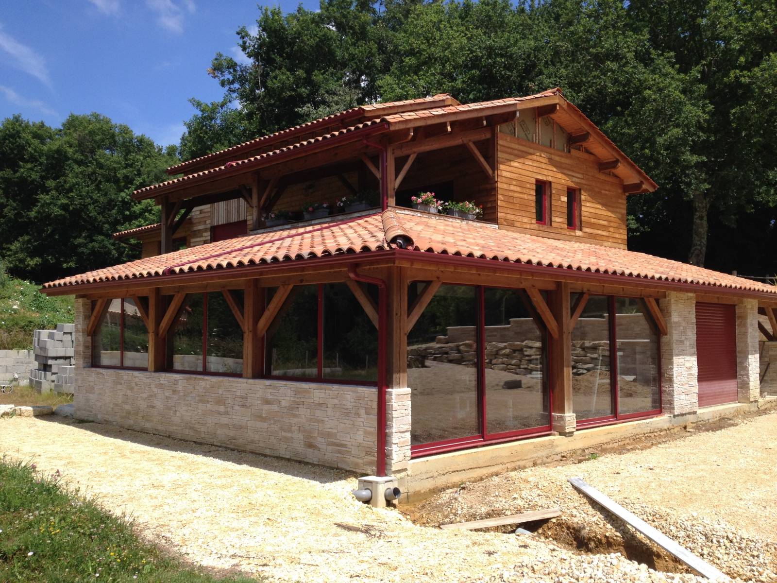 Installation de fentres mixte bois / alu minium dans le var