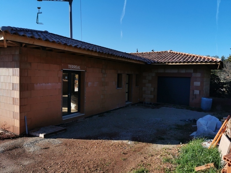 INSTALLATION DE PORTE DE GARAGE EN PORTE D ENTREE EN ALU PRES DE ROCBARON