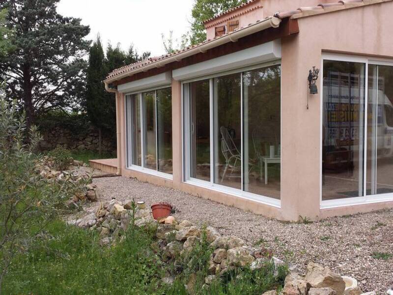 Fermeture d'une terrasse avec des coulissants  Ste ANASTASIE